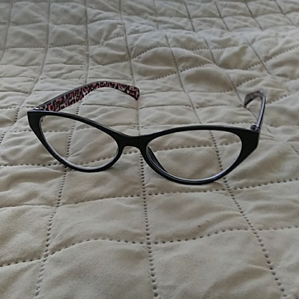 Leopard print cat eye reading glasses
